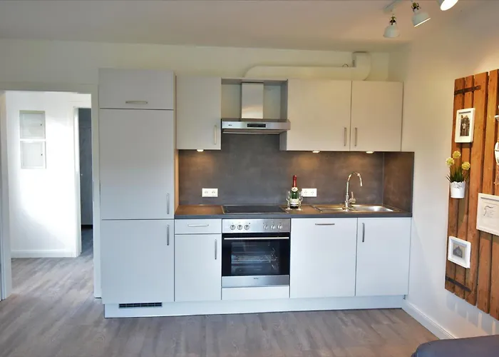 Kommodig No. 3 Nyaraló Garding